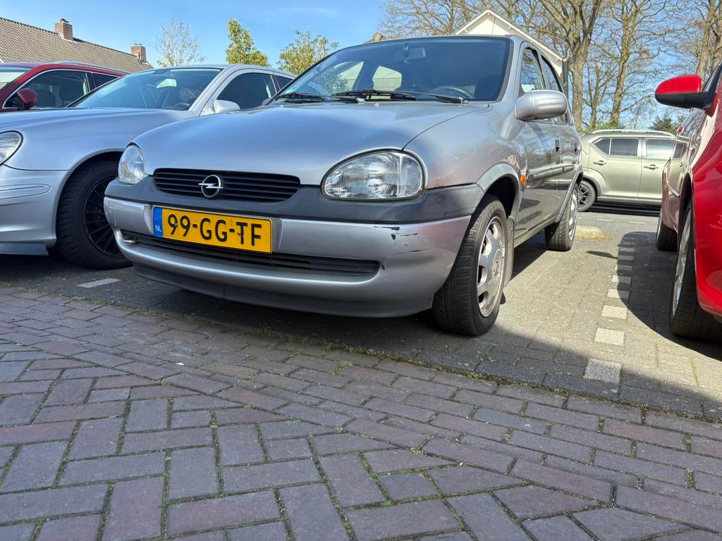 Opel Corsa 1.2 I 16V 5D AUT 2000 Grijs, Auto's, Origineel Nederlands, 915 kg, Euro 4, Zilver of Grijs