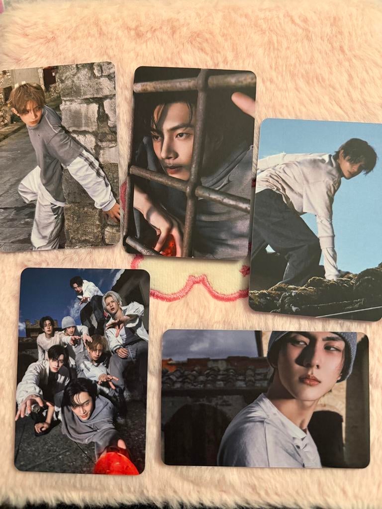 Enhypen pobs, Verzamelen, Muziek, Artiesten en Beroemdheden, Ophalen of Verzenden, Zo goed als nieuw, Foto of Kaart