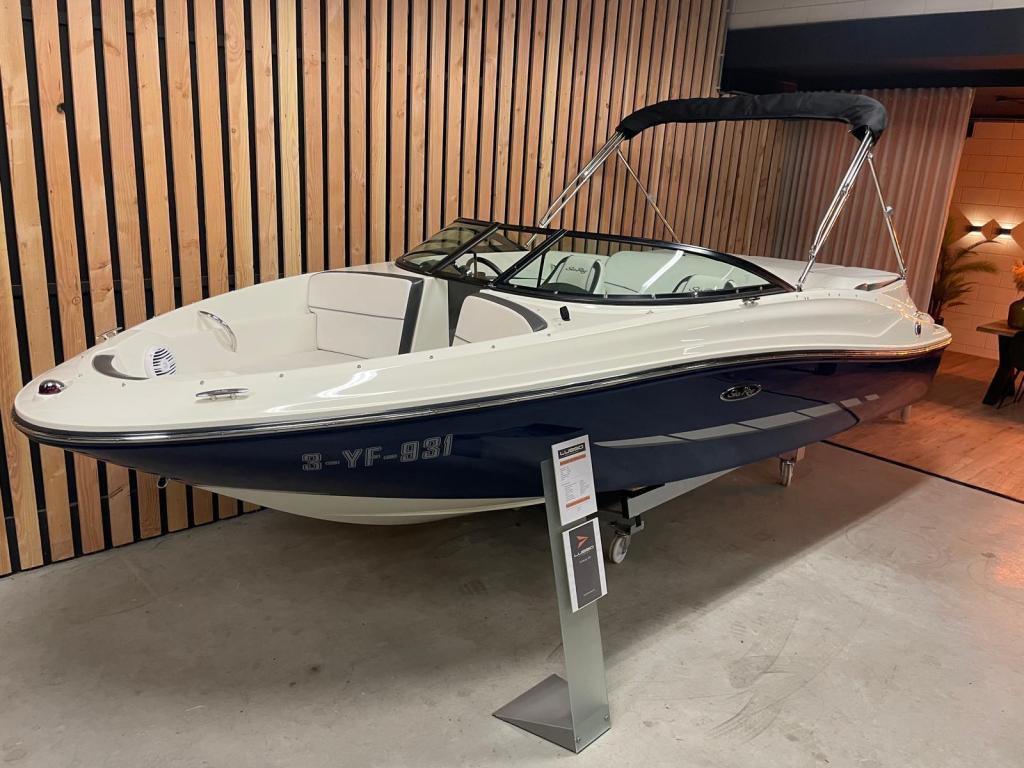 SEA RAY 190 SPORT 4.5 MPI 200PK Bj'2020 LED! AUDIO! SeaDek!, 6 meter of meer, Zo goed als nieuw, 200 pk of meer, Polyester