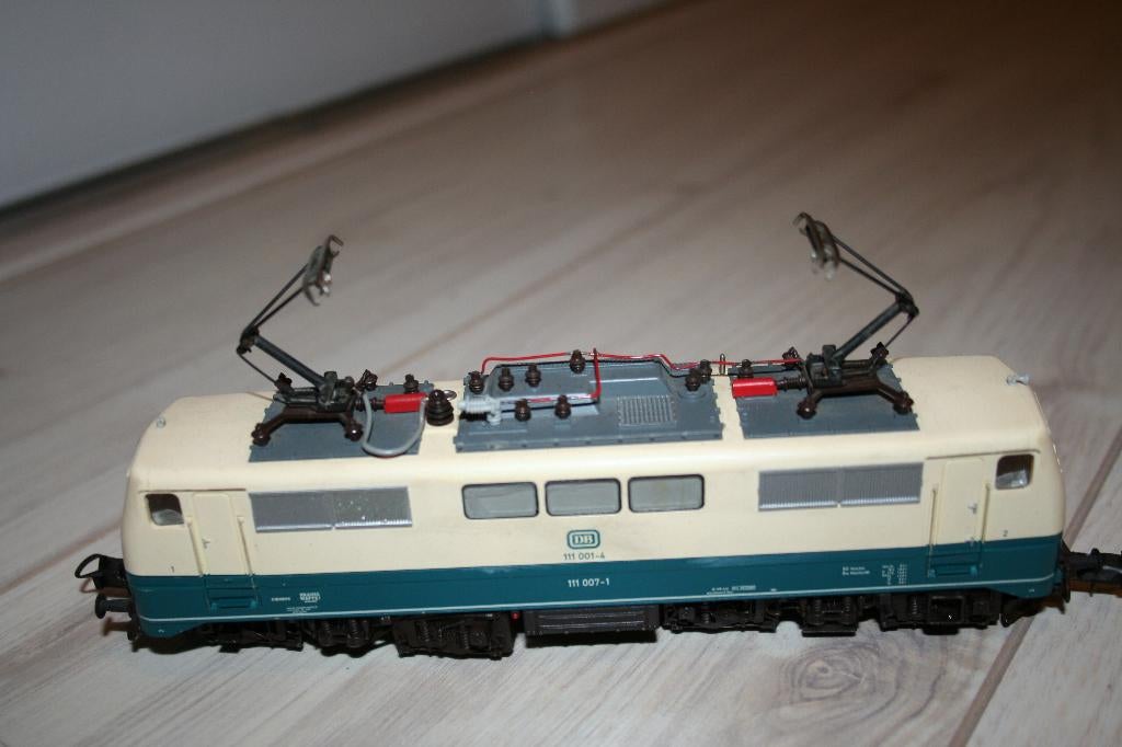 trix E lok international voor 2 rail ZGAN, Trix, Ophalen of Verzenden, Zo goed als nieuw, Analoog