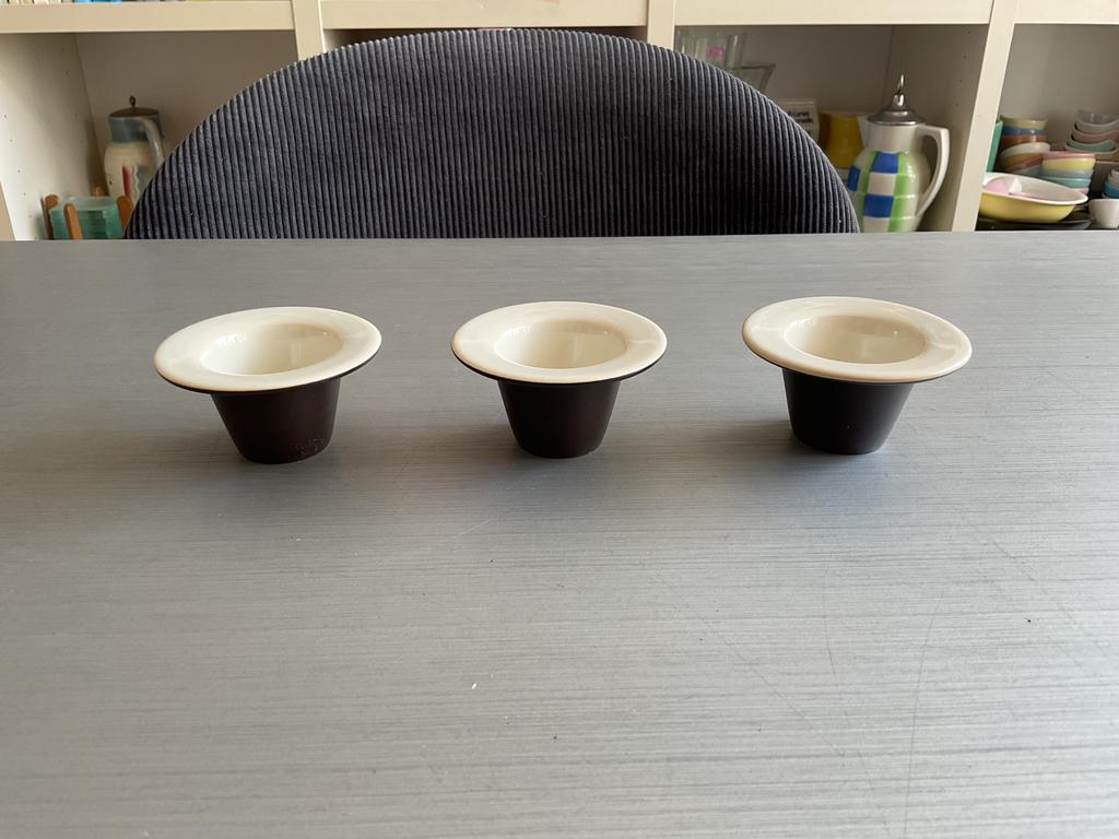 3x Fris Edam Jubilant bruin wit eierdopjes; samen €15, Ophalen of Verzenden