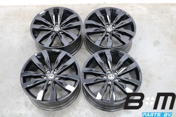 NIEUWSTAAT! Org. 20 inch Suzuka velgen VW Tiguan! 5NN601025Q, Gebruikt, Velg(en), Personenwagen, 20 inch