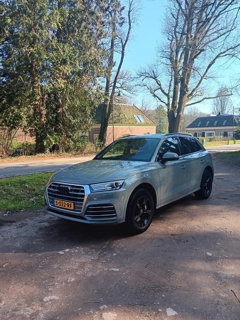 Audi Q5 50 Tfsi e Quattro 299pk S Tronic 2020 Grijs, Auto's, 2005 kg, 1750 kg, Vierwielaandrijving, 129 €/maand