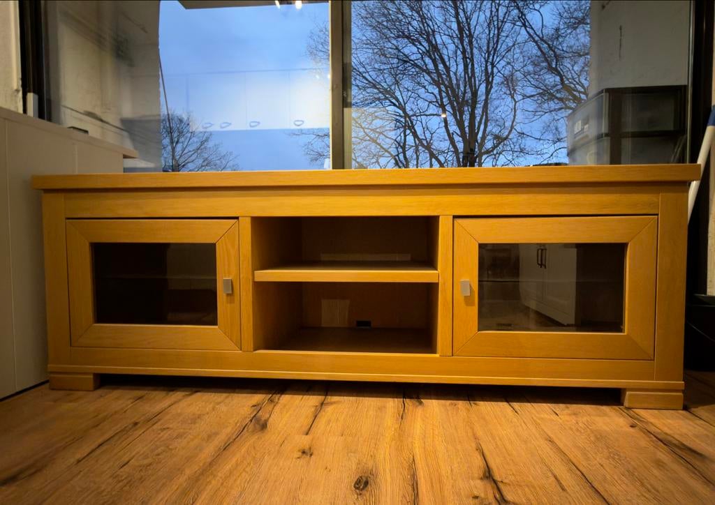 Houten tv-meubel met glazen deuren, Huis en Inrichting, Kasten | Televisiemeubels, 150 tot 200 cm, Ophalen of Verzenden, Zo goed als nieuw