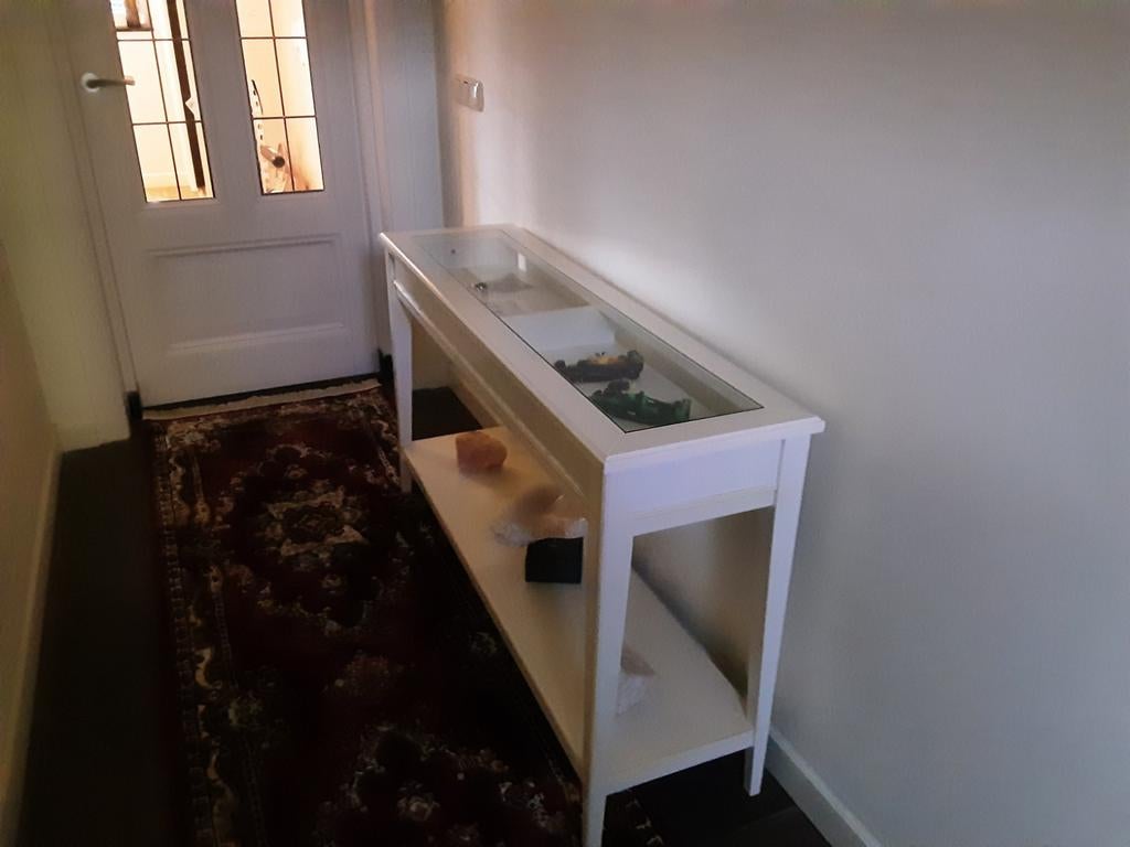 Ikea sidetable met glazen inleg blad, Ophalen, Gebruikt, 100 tot 150 cm, 25 tot 50 cm