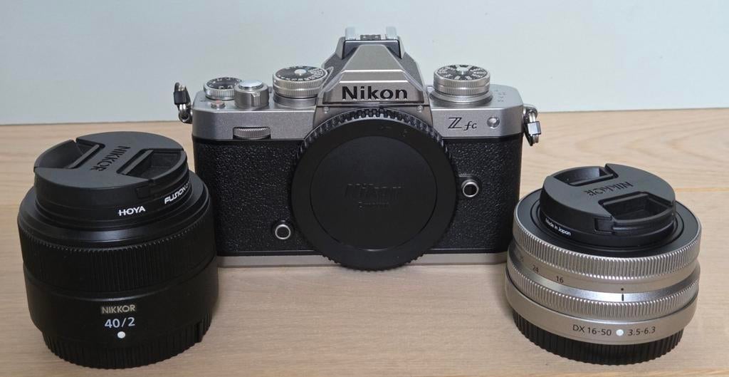 Nikon Z fc silver fotocamera + 16-50mm + 40mm lens, Ophalen of Verzenden, Zo goed als nieuw, Nikon