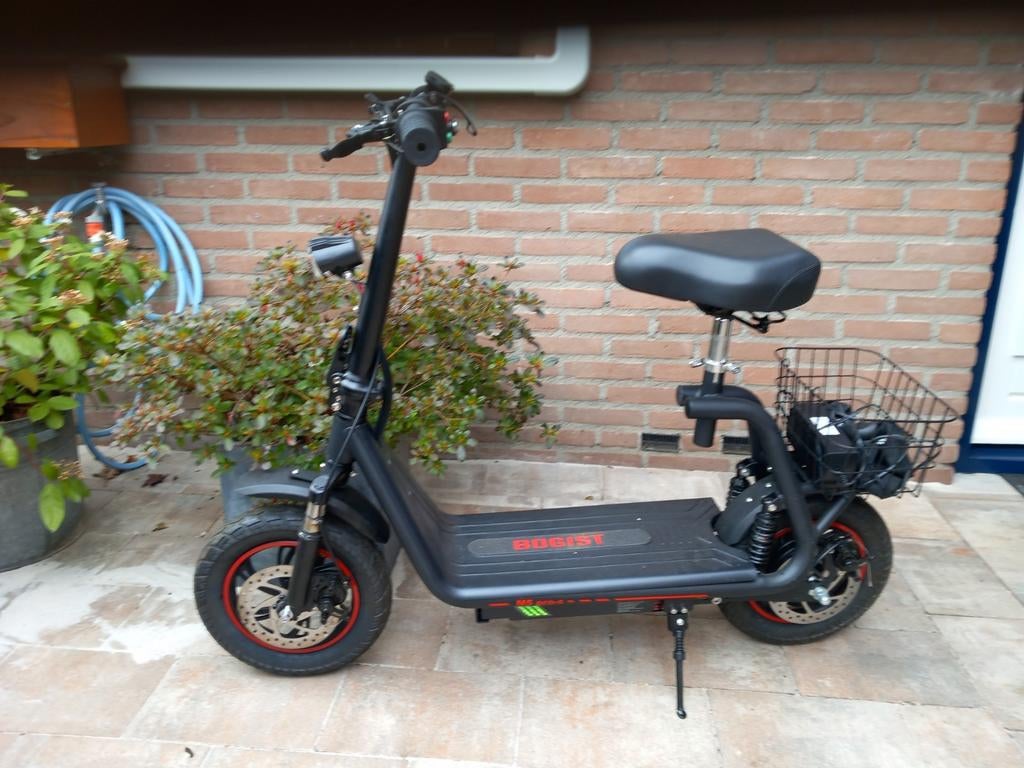 Bogist M5-PRO-S E-step, Fietsen en Brommers, Snorfietsen en Snorscooters, Zo goed als nieuw, Overige merken, Elektrisch, Ophalen of Verzenden