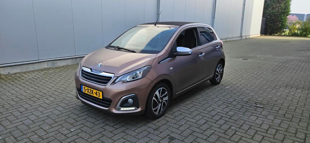 Peugeot 108 1.0 12V Cabrio E-vti 51KW 5DR 2014 Bruin, Auto's, Voorwielaandrijving, Euro 5, Stof, USB