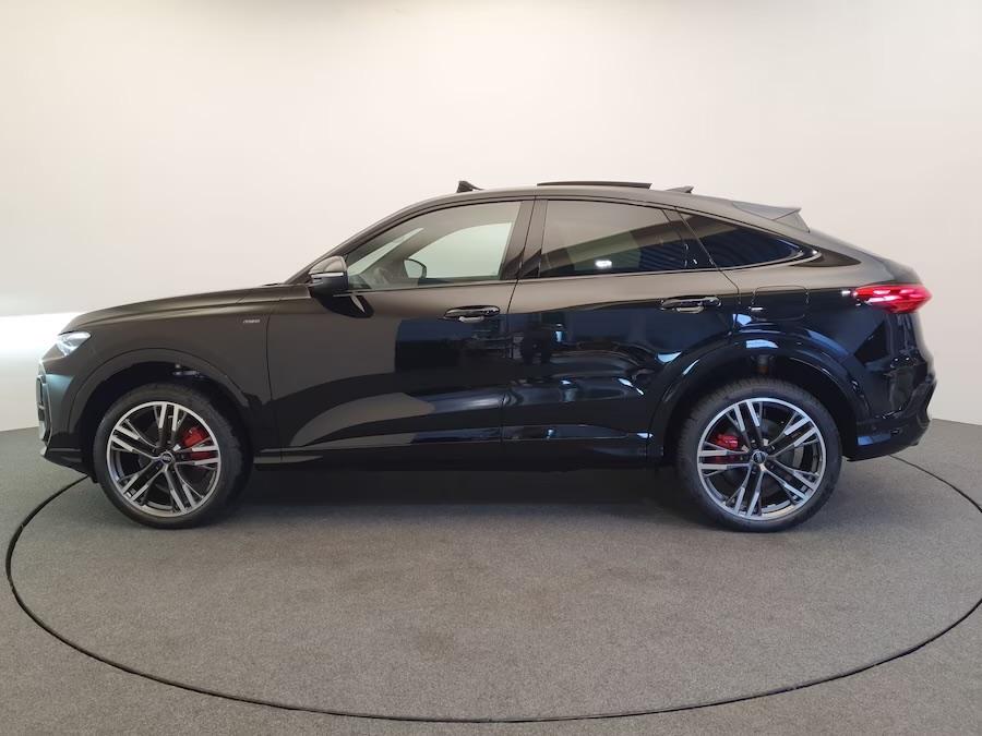 NEW MODEL SPORTBACK PLUG IN S-EDITION 367PK PANO/BLACK/TECH+, Auto's, Automaat, 1995 cc, 4 cilinders, Q5