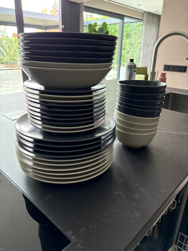 IKEA Servies: Borden en kommen (gebruikt), Ophalen, Gebruikt, Keramiek, Effen