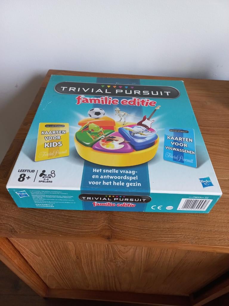 Trivial Pursuit Familie Editie - Bordspel, Hobby en Vrije tijd, Gezelschapsspellen | Bordspellen, Vijf spelers of meer, Ophalen