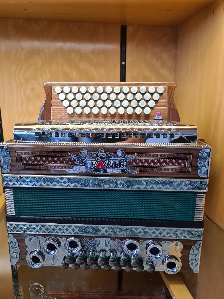 Strasser Professional G-C-F-Bes steirische harmonica, Muziek en Instrumenten, Overige formaten, Niet ingevuld, Ophalen of Verzenden