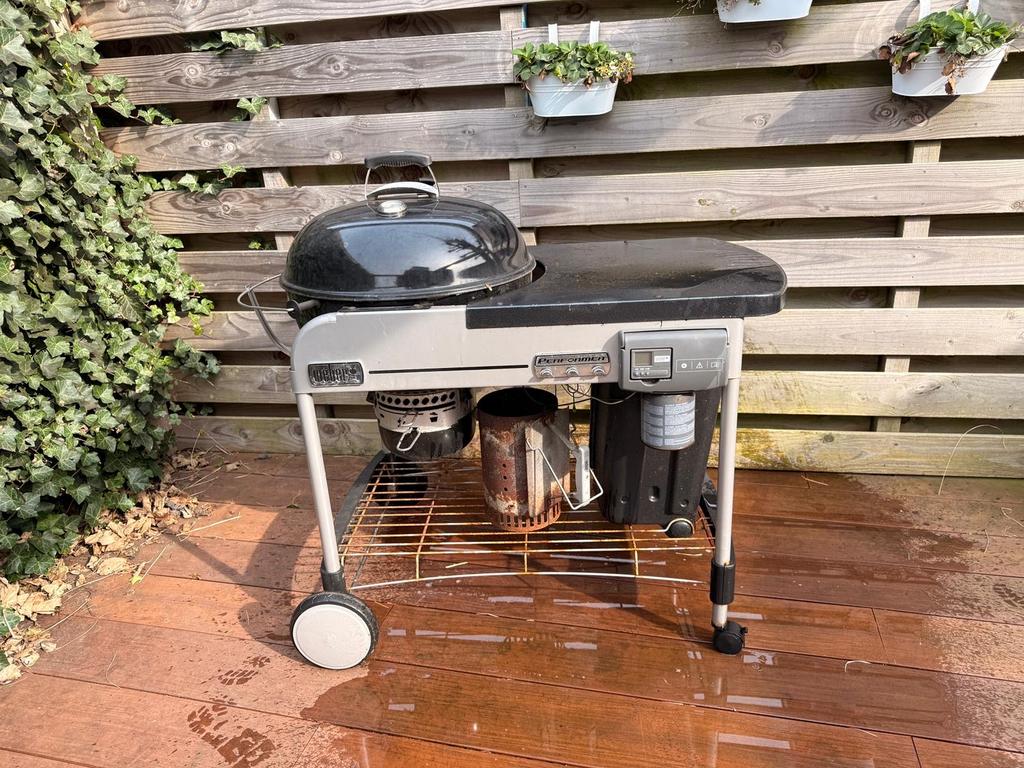 Weber Performer Premium GBS kolenbarbecue 56cm, Ophalen, Gebruikt, Met accessoires