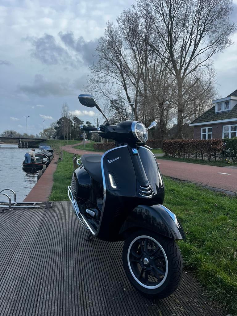 Vespa GTS 300 HPE ASR 2024 Keyless, Scooter, 300 cc, Particulier, Minimaal motorrijbewijs A2