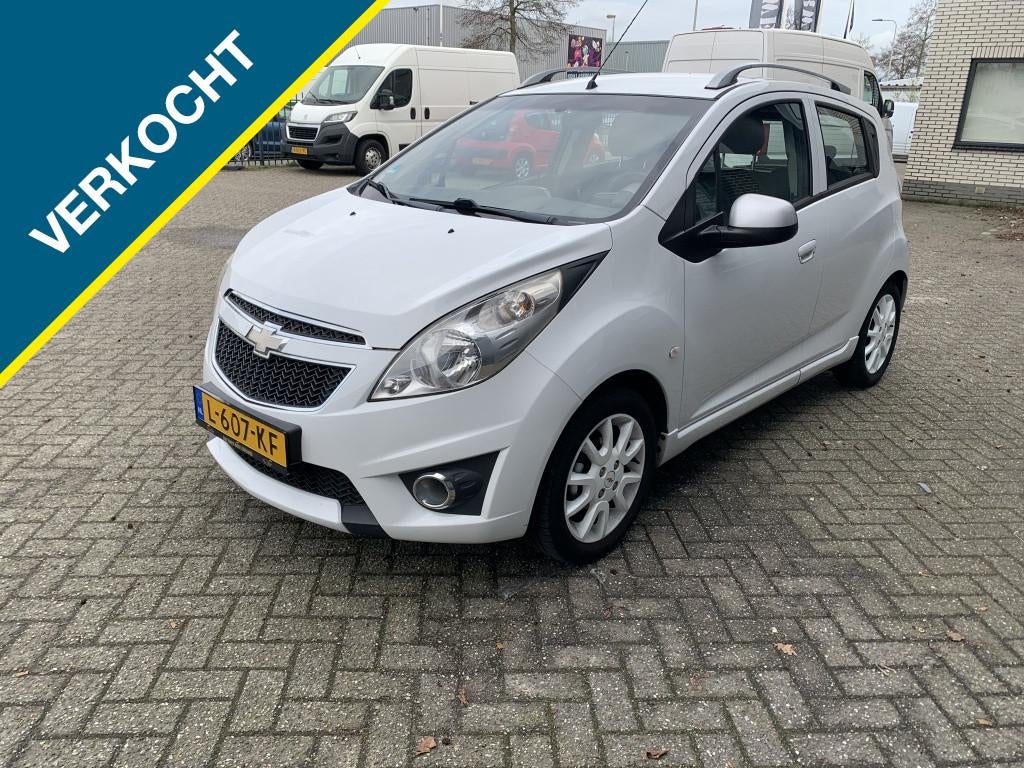 Chevrolet Spark 1.2 16V LTZ (bj 2012), Gebruikt, 4 cilinders, 82 pk, Wit
