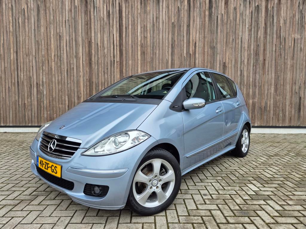 Mercedes A150 Elegance Automaat Airco 5D APK 03-2027 130DKM, Zwart, 4 cilinders, Blauw, Leder en Stof