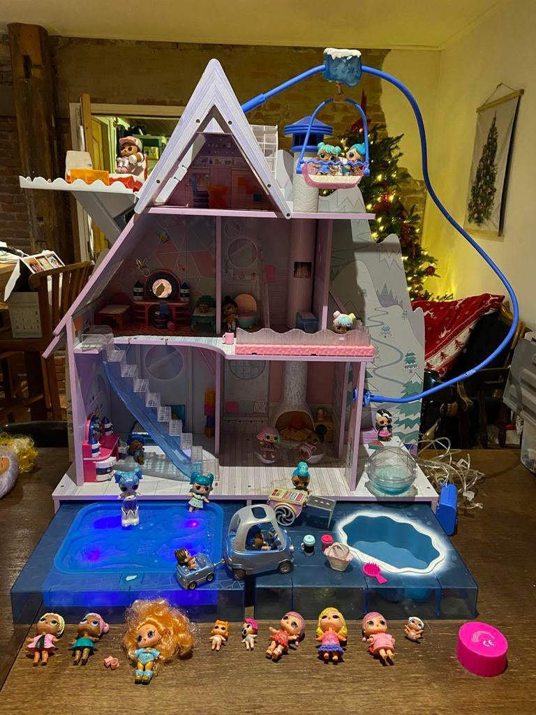 L.O.L. Surprise! Winter Disco Chalet met accessoires, Ophalen of Verzenden, Gebruikt, Meisje