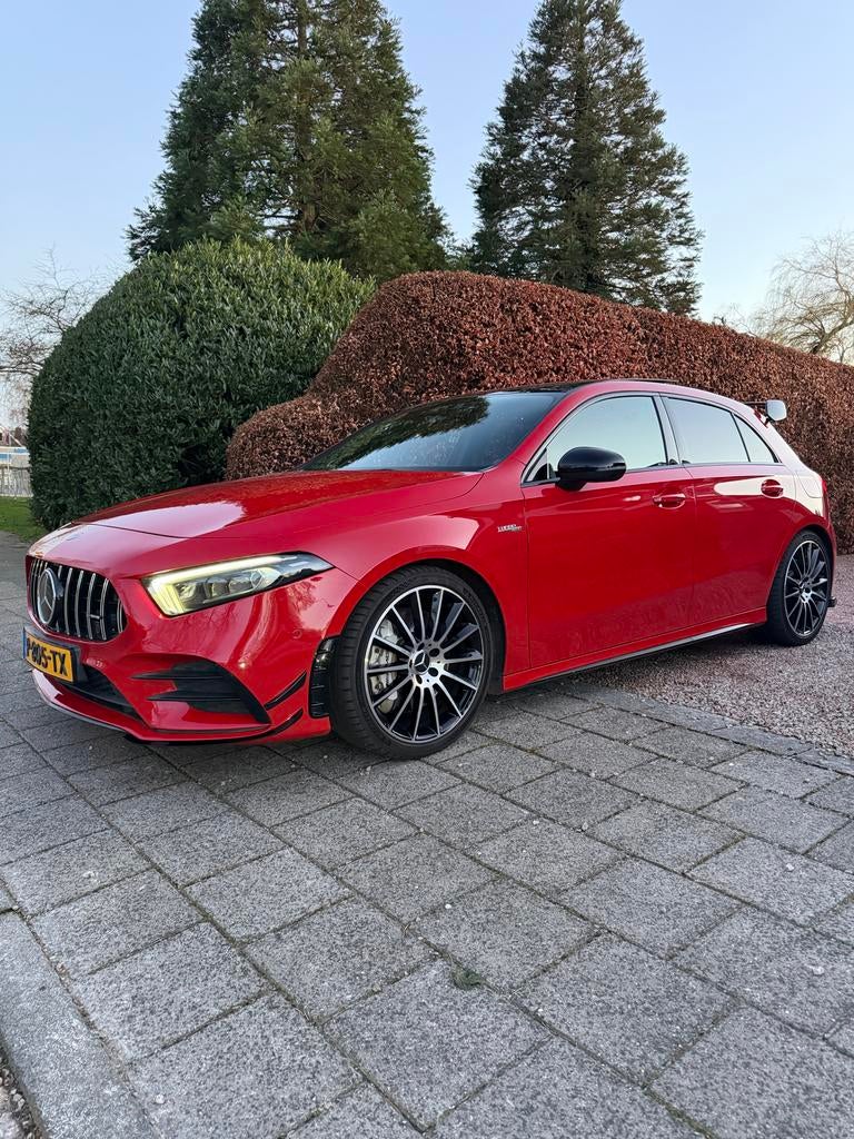 Mercedes-Benz A-Klasse A 35 AMG 4Matic, Auto's, Automaat, Zwart, 4 cilinders, 2000 kg