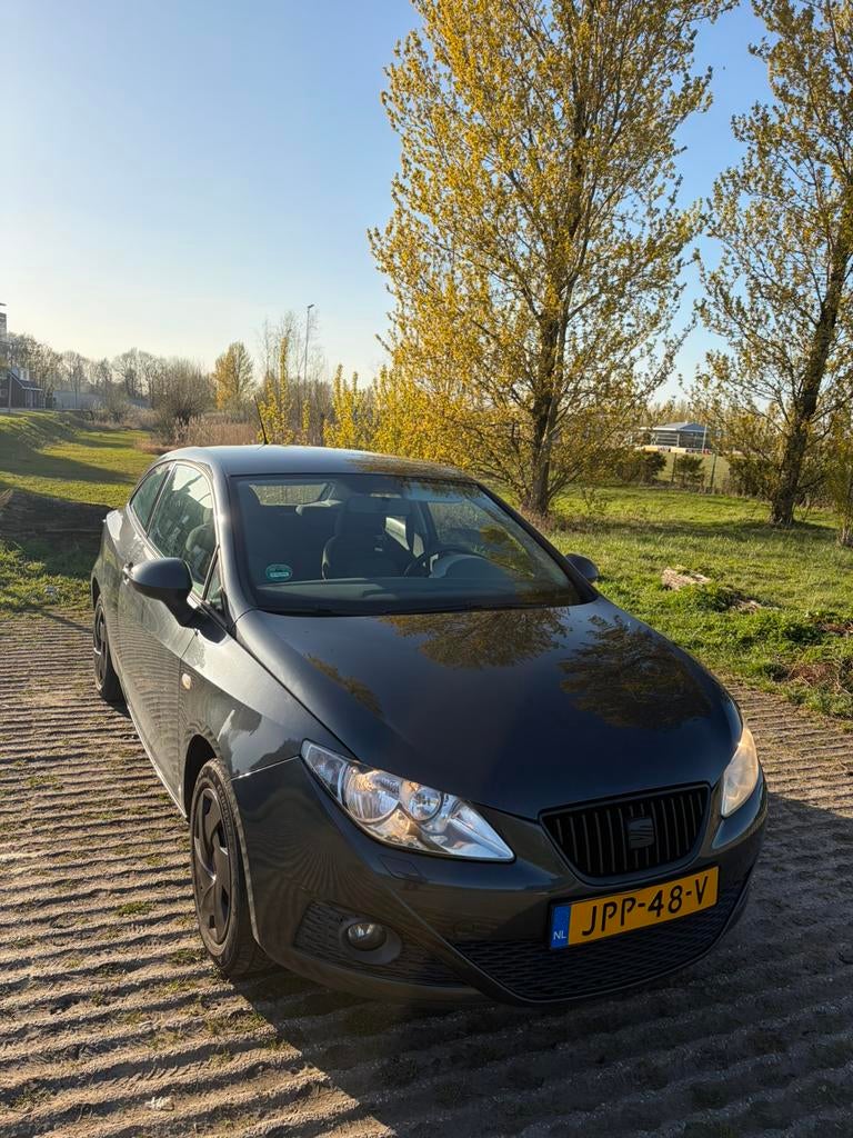 Seat Ibiza 1.2 2011 Grijs NIEUWE APK!!, Voorwielaandrijving, 1198 cc, Ibiza, Handgeschakeld