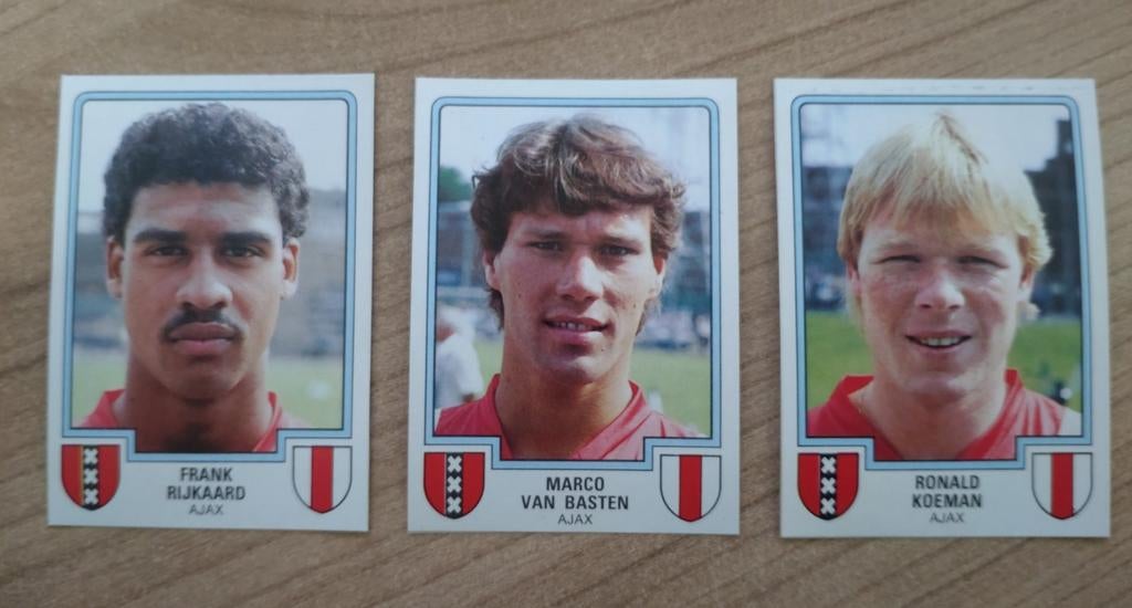 Panini '85/'86: Rijkaard, Van Basten, Koeman (Ajax), Verzamelen, Sportartikelen en Voetbal, Gebruikt, Poster, Plaatje of Sticker