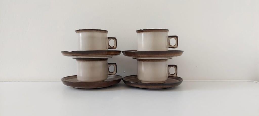 4 vintage Potterie pottery Driehoek kop en schotel koffie, Eu, Eu, Keramiek, Ophalen of Verzenden