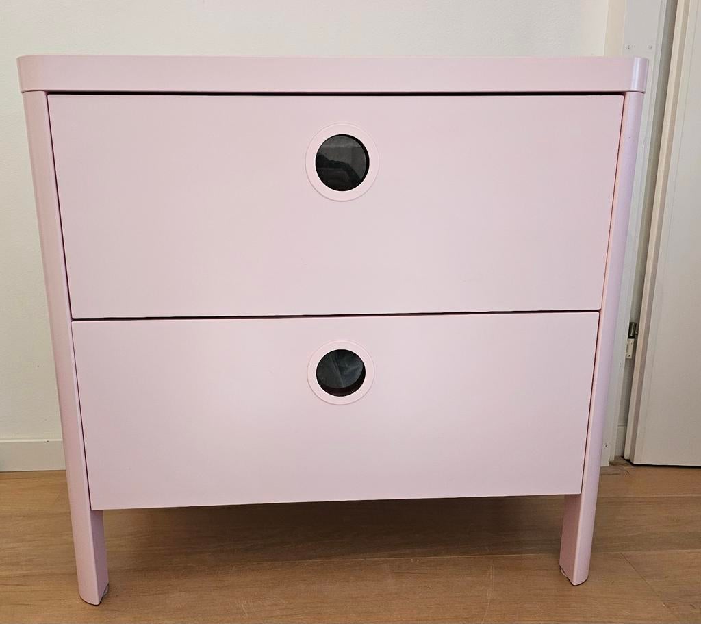 Leuke roze kast.

Ikea BUSUNGE. 2 lades.

Rotterdam, Ophalen, Gebruikt