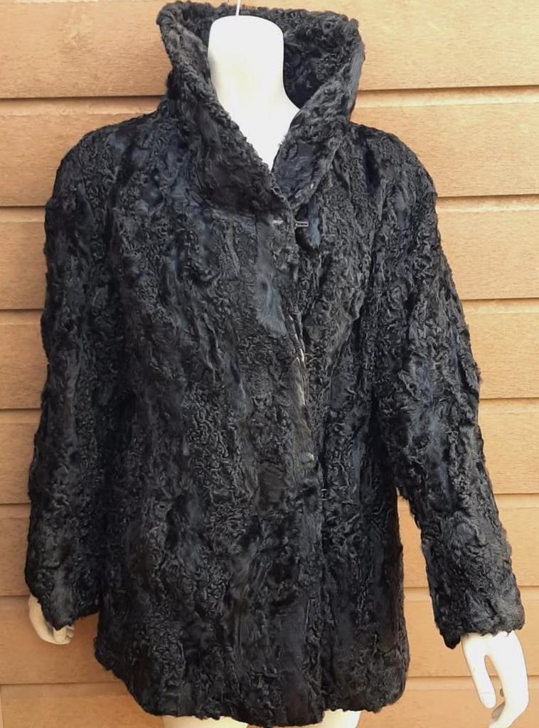 Vintage zwarte bontjas – Exclusief Pelterijen Den Haag, Ophalen of Verzenden, Zo goed als nieuw