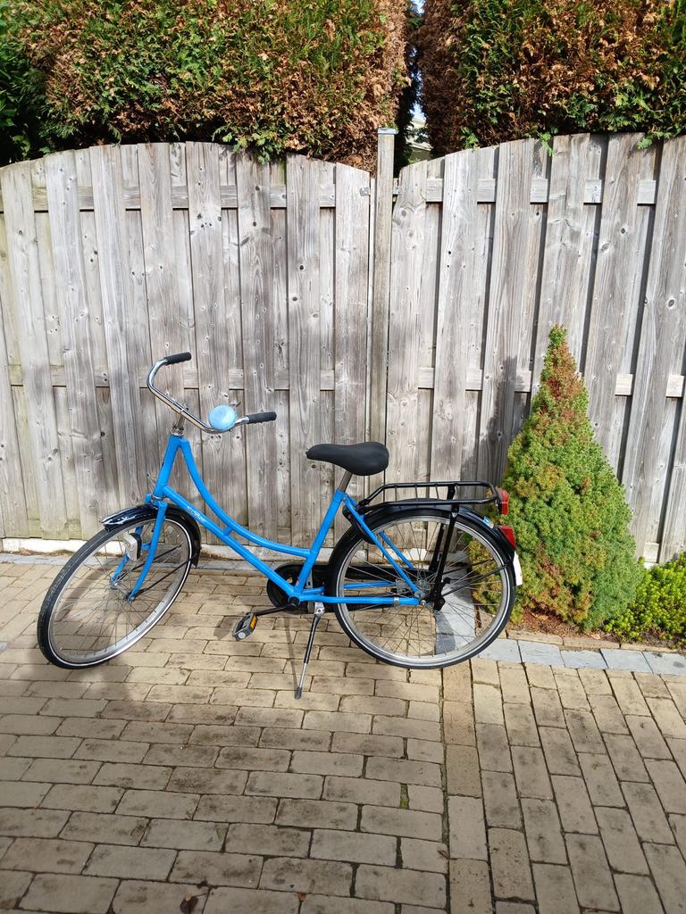 Blauwe kinderfiets 24 inch met werkend licht, Fietsen en Brommers, Fietsen | Kinderfietsjes, Ophalen, Gebruikt, 20 inch of meer