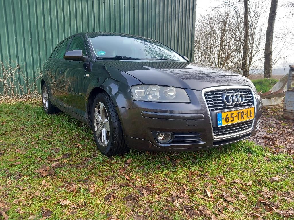 Audi A3 1.6 Sportback 2007 met defecte versnellingsbak!, Auto's, Voorwielaandrijving, Zwart, 4 cilinders, Origineel Nederlands