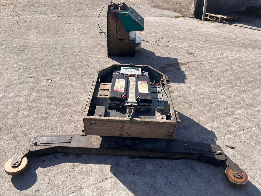 Mestrobot GEA inclusief oplaadstation 2015, Zakelijke goederen, Ophalen of Verzenden