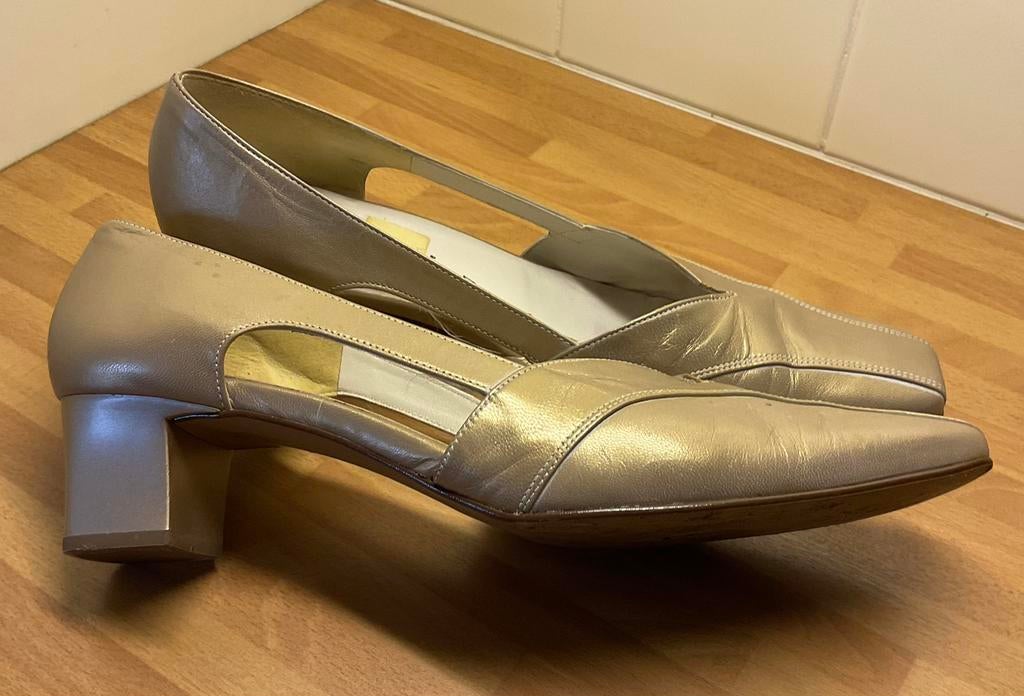 Schoenen, pumps van leer maat 7, Kleding | Dames, Schoenen, Ophalen of Verzenden, Zo goed als nieuw, Beige