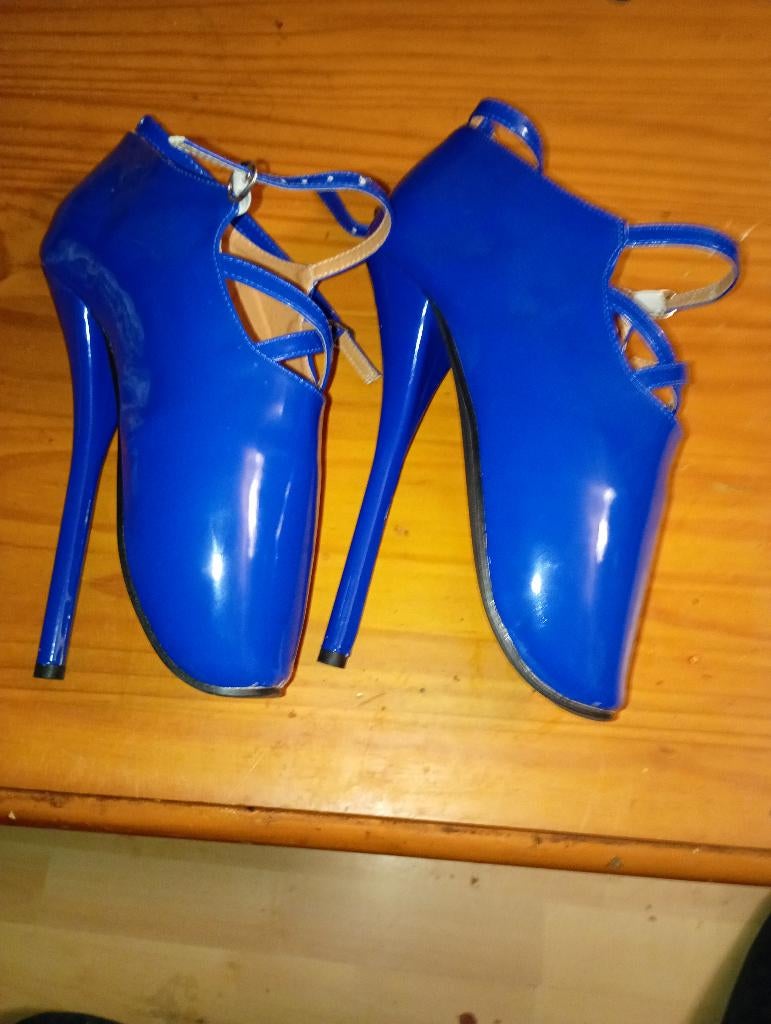 Super sexy blauwe fetish ballet pumps maat 45, Jialuowei, Nieuw, Schoenen met hoge hakken, Verzenden