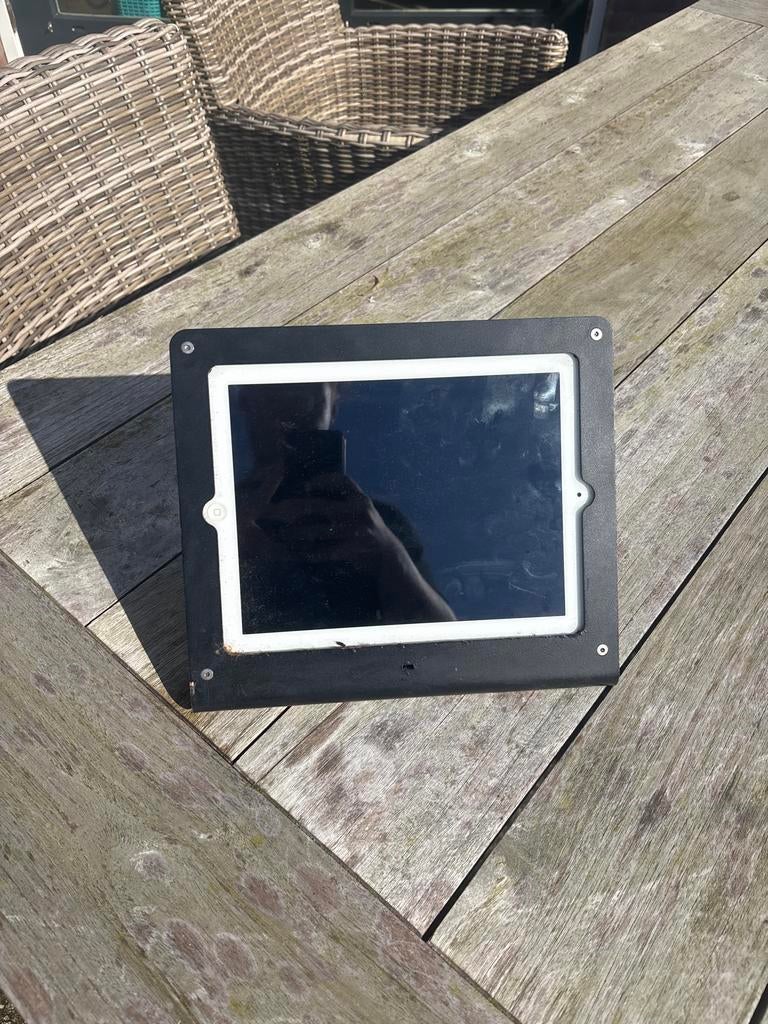 Oude iPad met hoes, mogelijk defect, Computers en Software, Apple iPads, Ophalen of Verzenden, Niet werkend, Apple iPad