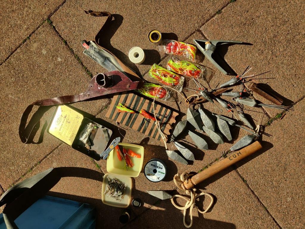 Hengelsport kist met veel toebehoren zeevissen sportvisserij, Watersport en Boten, Hengelsport | Zeevissen, Ophalen of Verzenden