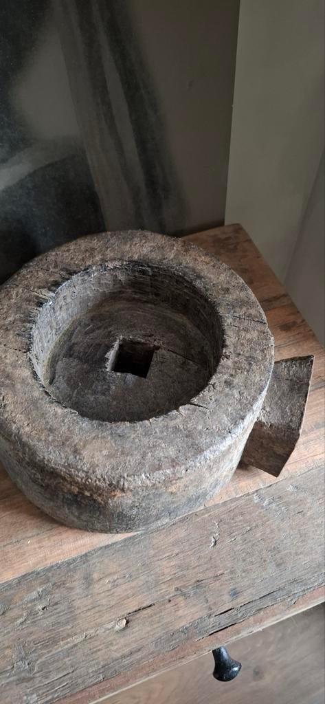 Oud hout, robuust ornament,mooi formaatje, Huis en Inrichting, Woonaccessoires | Schalen en Manden, Ophalen of Verzenden, Rond