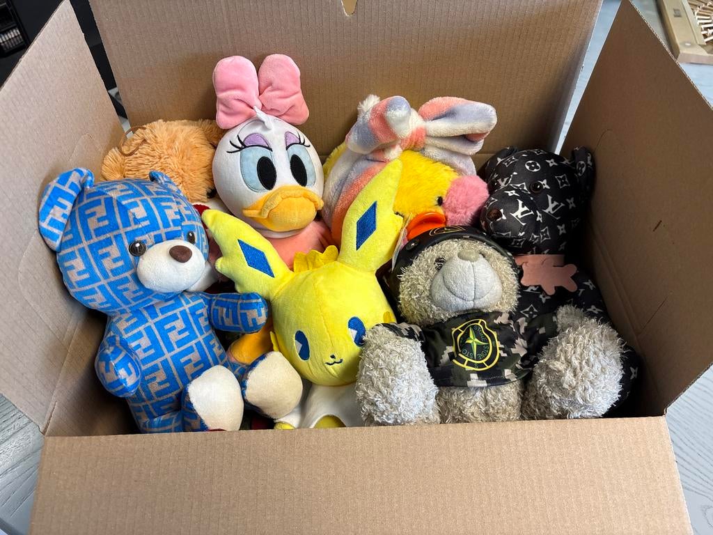 Grote doos vol diverse knuffels - Zo goed als nieuw, Ophalen of Verzenden, Zo goed als nieuw, Beer