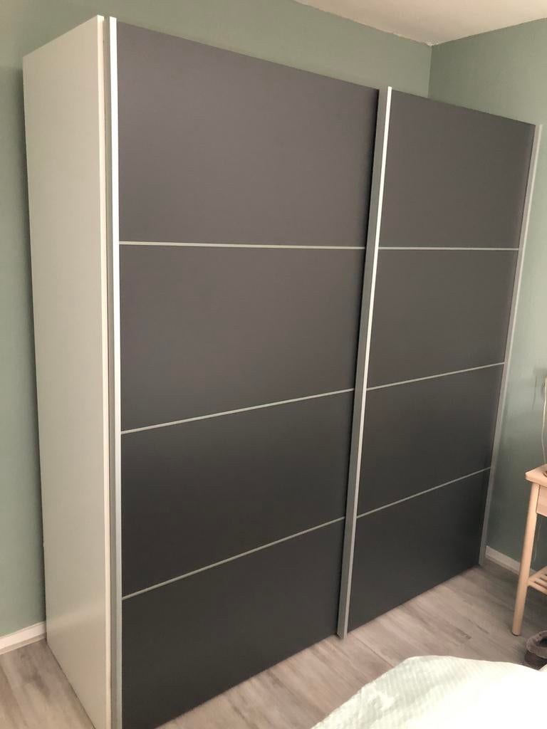 Kledingkast met schuifdeuren, Huis en Inrichting, Kasten | Kledingkasten, 200 cm of meer, 150 tot 200 cm, Ophalen of Verzenden