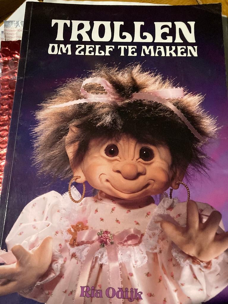 Trollen om zelf te maken, Ophalen, Zo goed als nieuw