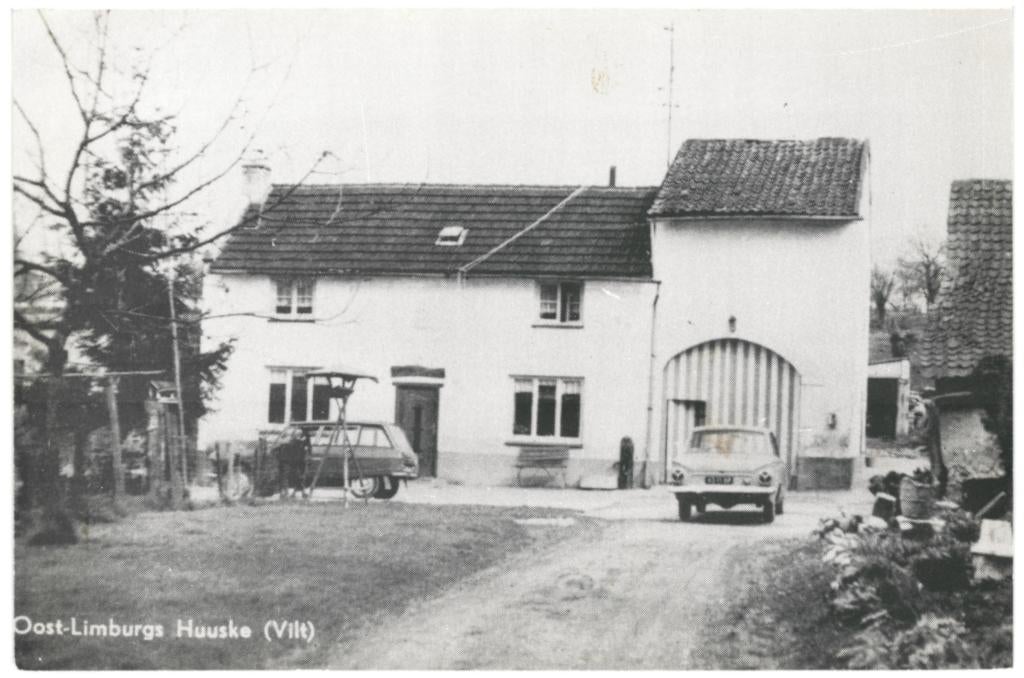 966718 Vilt Jr 60 70 Berg en Terblijt Limburg Huuske Gelopen