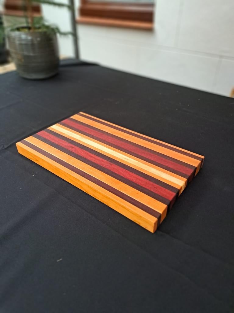 Handgemaakte Snijplank van Diverse Houtsoorten 29x48cm, Ophalen of Verzenden