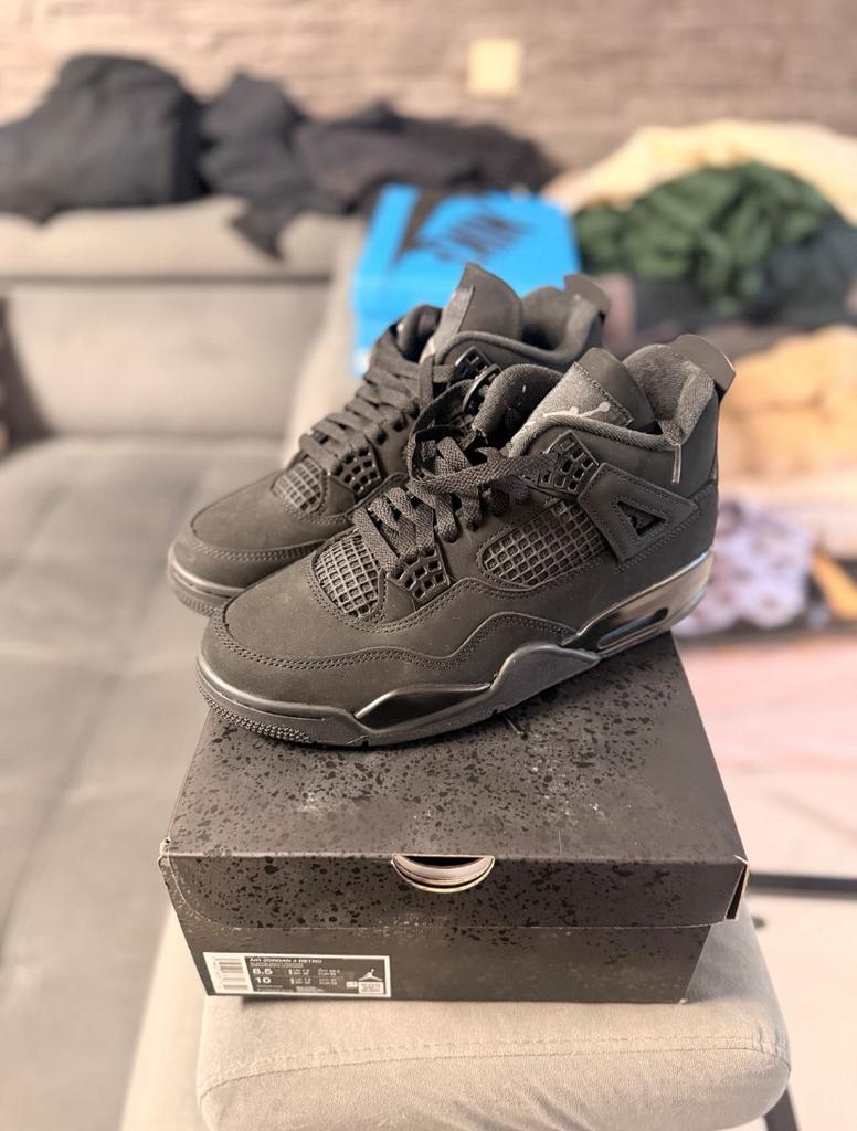 Air Jordan 4 Retro 'Black Cat' 2025 / 42, Kleding | Heren, Schoenen, Ophalen of Verzenden, Nieuw, Zwart, Sneakers of Gympen