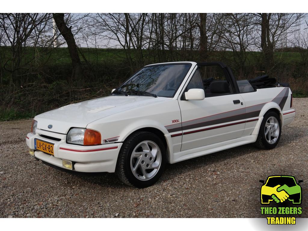 Ford Escort Cabrio 1.6 XR3 Inj. met unieke km-stand, Oldtime, Voorwielaandrijving, Cabriolet, 4 stoelen, Wit