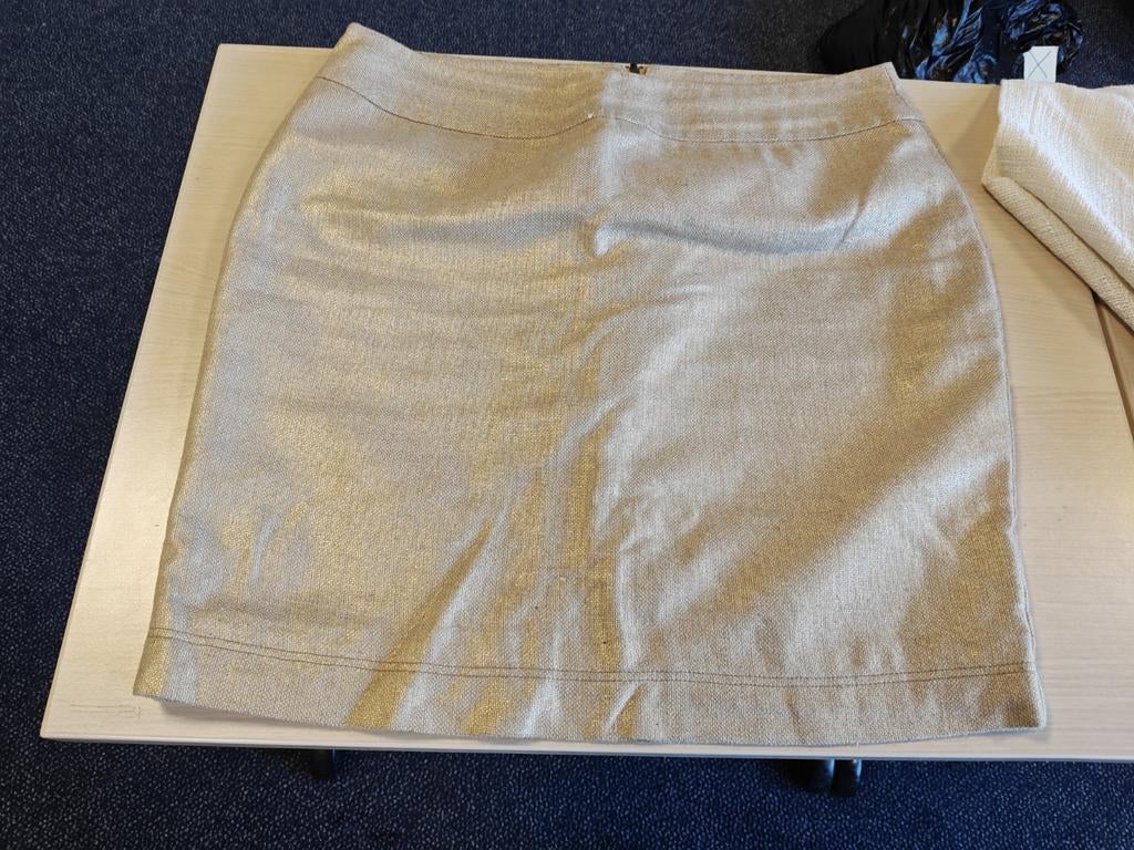 Gouden Emma rok maat 44, Kleding | Dames, Overige kleuren, Maat 42/44 (L), Zo goed als nieuw, Knielengte