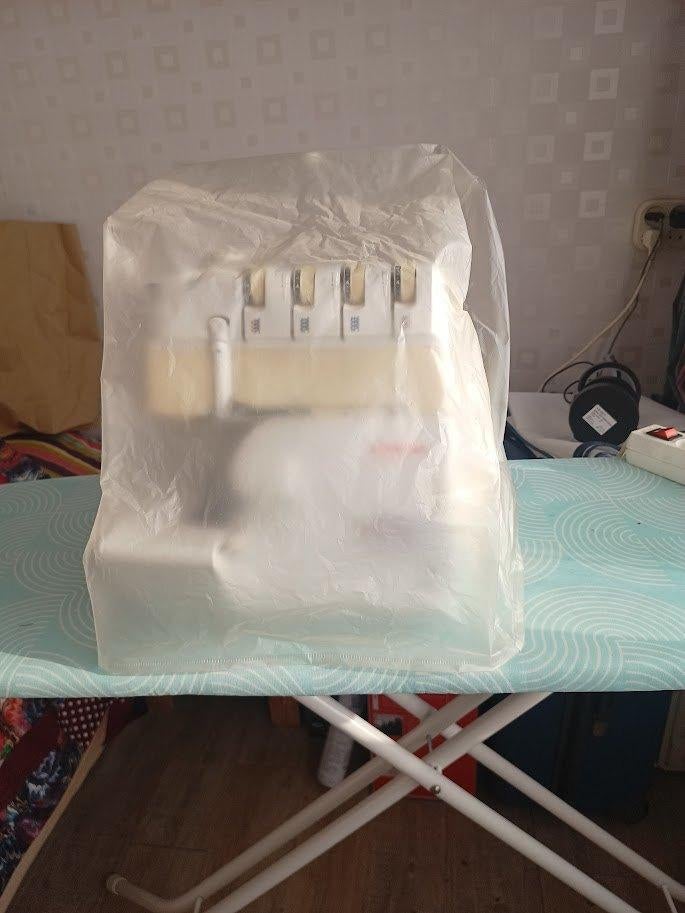 Bernina 1100d Lockmachine, Ophalen, Zo goed als nieuw, Lockmachine, Bernina