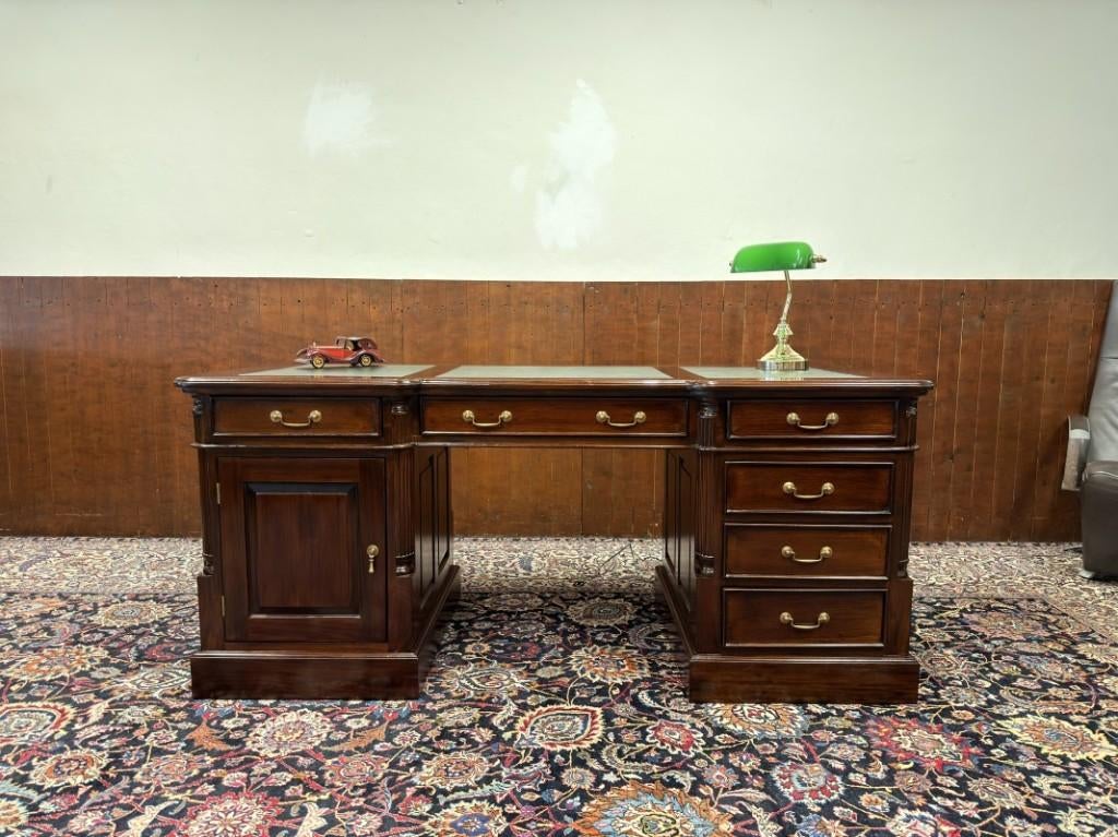 Klassiek Engels Chesterfield Bureau, Ophalen