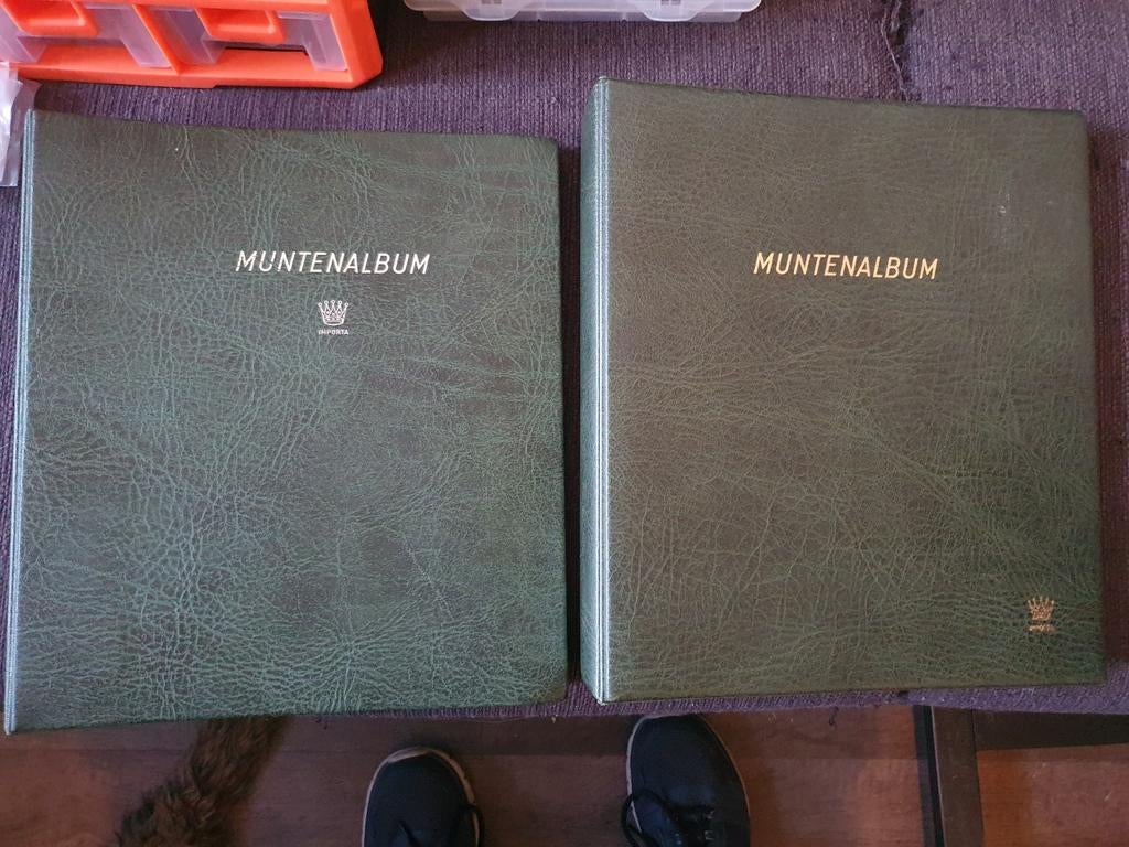 2 importa albums met muntbladen, Ophalen of Verzenden, Verzamelmap