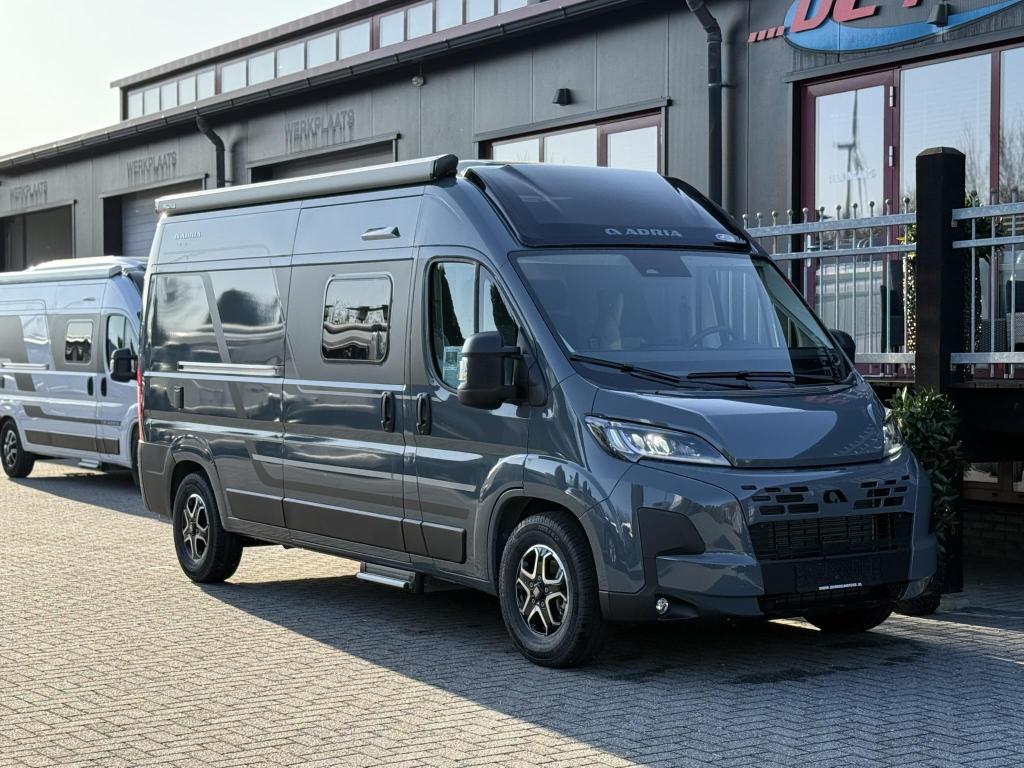 Adria Twin 600 SPB -AUTOMAAT-, Niet ingevuld, Winterisolatie, Buscamper of Camperbus, Fiat