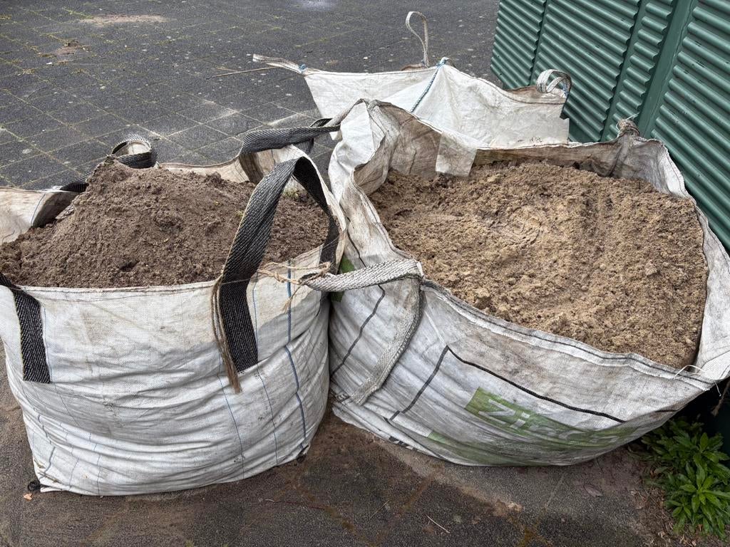 Gratis (ophoog)zand, Tuin en Terras, Zand, Ophalen, Gebruikt, Ophoogzand