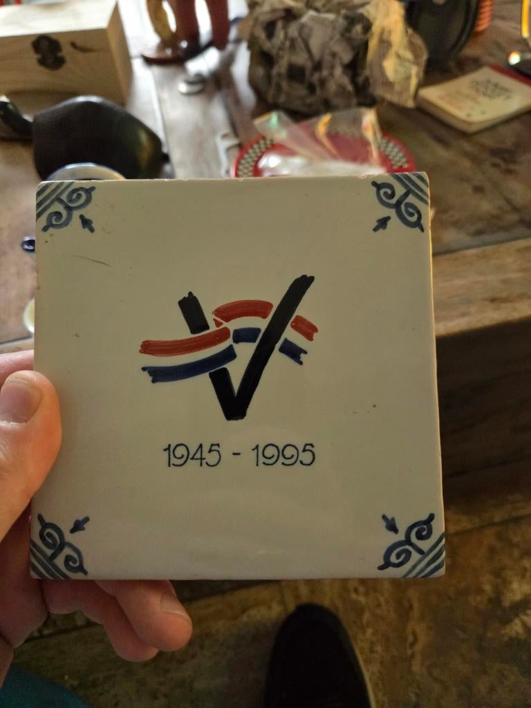 Tegel Koninklijke Tichelaar Makkum 1945-1995, Antiek en Kunst, Antiek | Wandborden en Tegels, Ophalen of Verzenden