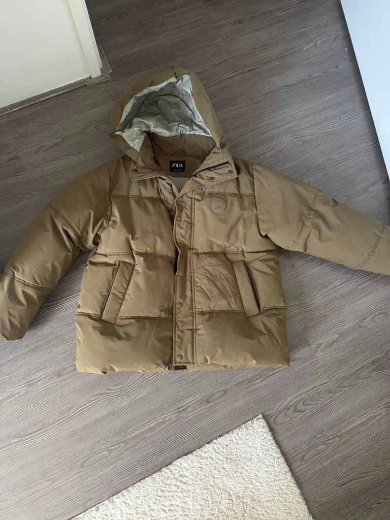 Zara donsjas maat 164 afritsbare capuchon bijna nieuw, Kleding | Heren, Jassen | Winter, Ophalen of Verzenden, Zo goed als nieuw